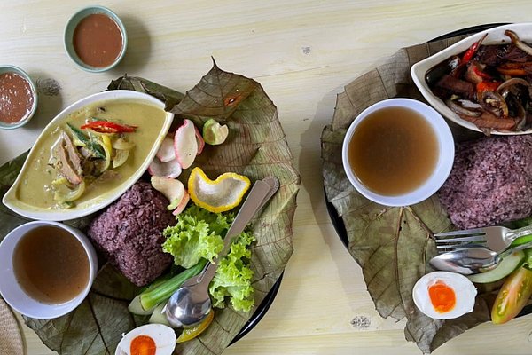 Sinalau bakas and local Sabah dishes